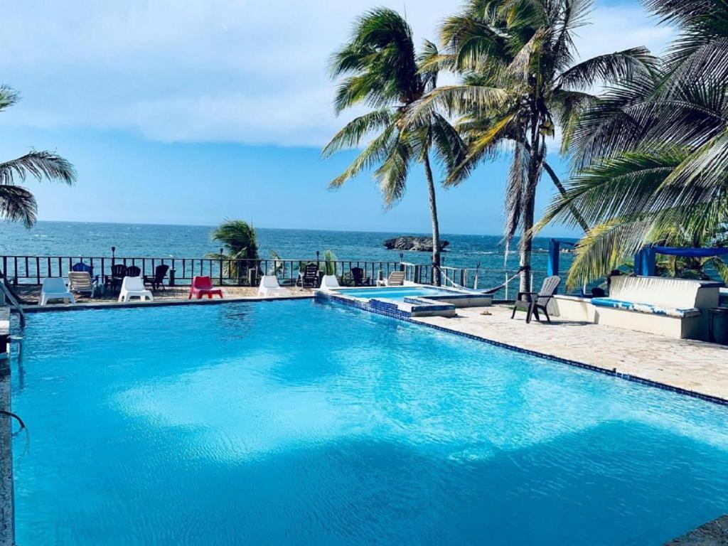 ホテル Ventana Va201 At Arecibo 681 Arecibo Ocean Drive エクステリア 写真